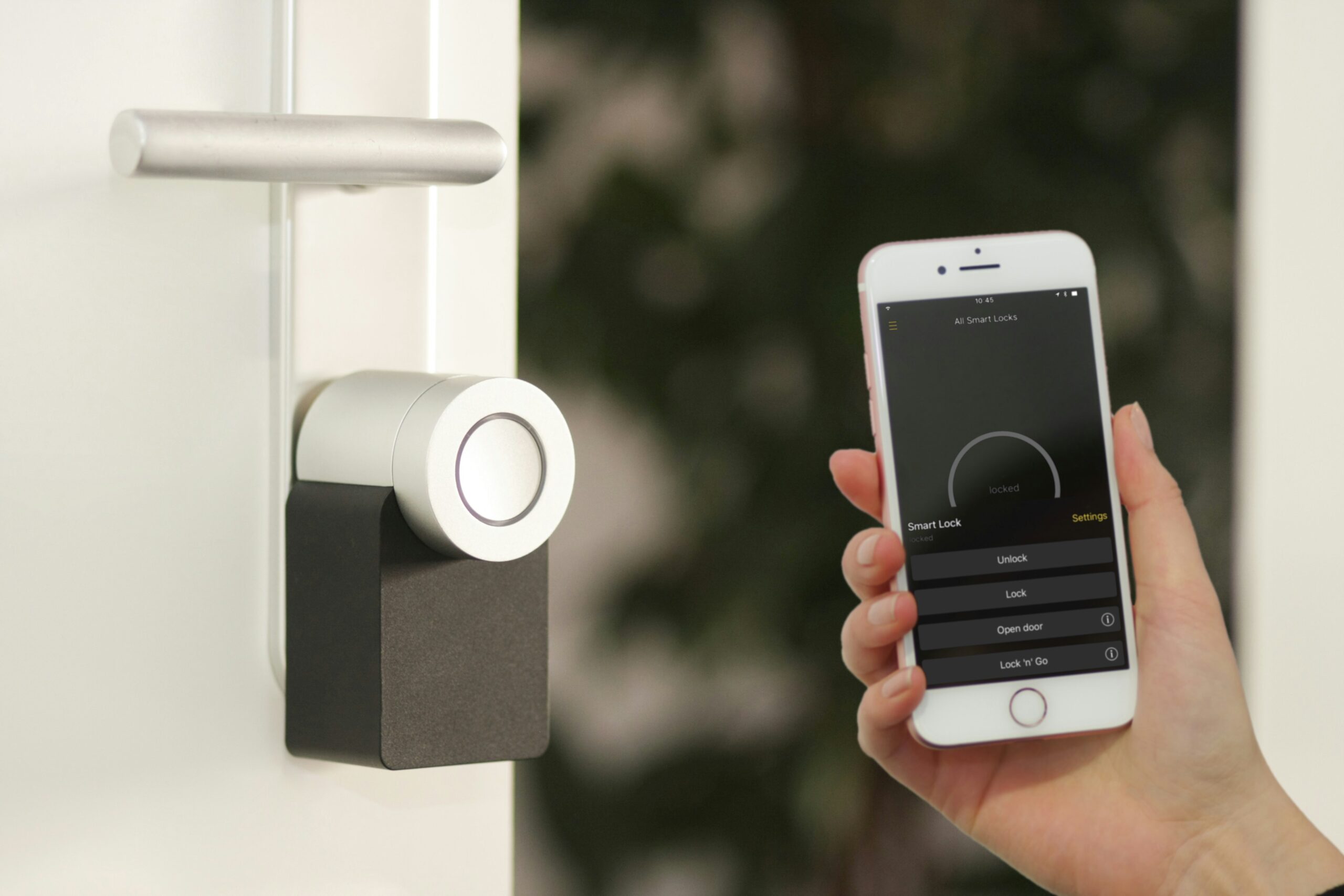 smart home smartphone and smartlock